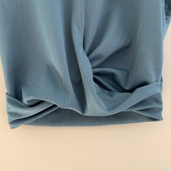 Nike cropped tank - Picture 2 of 4